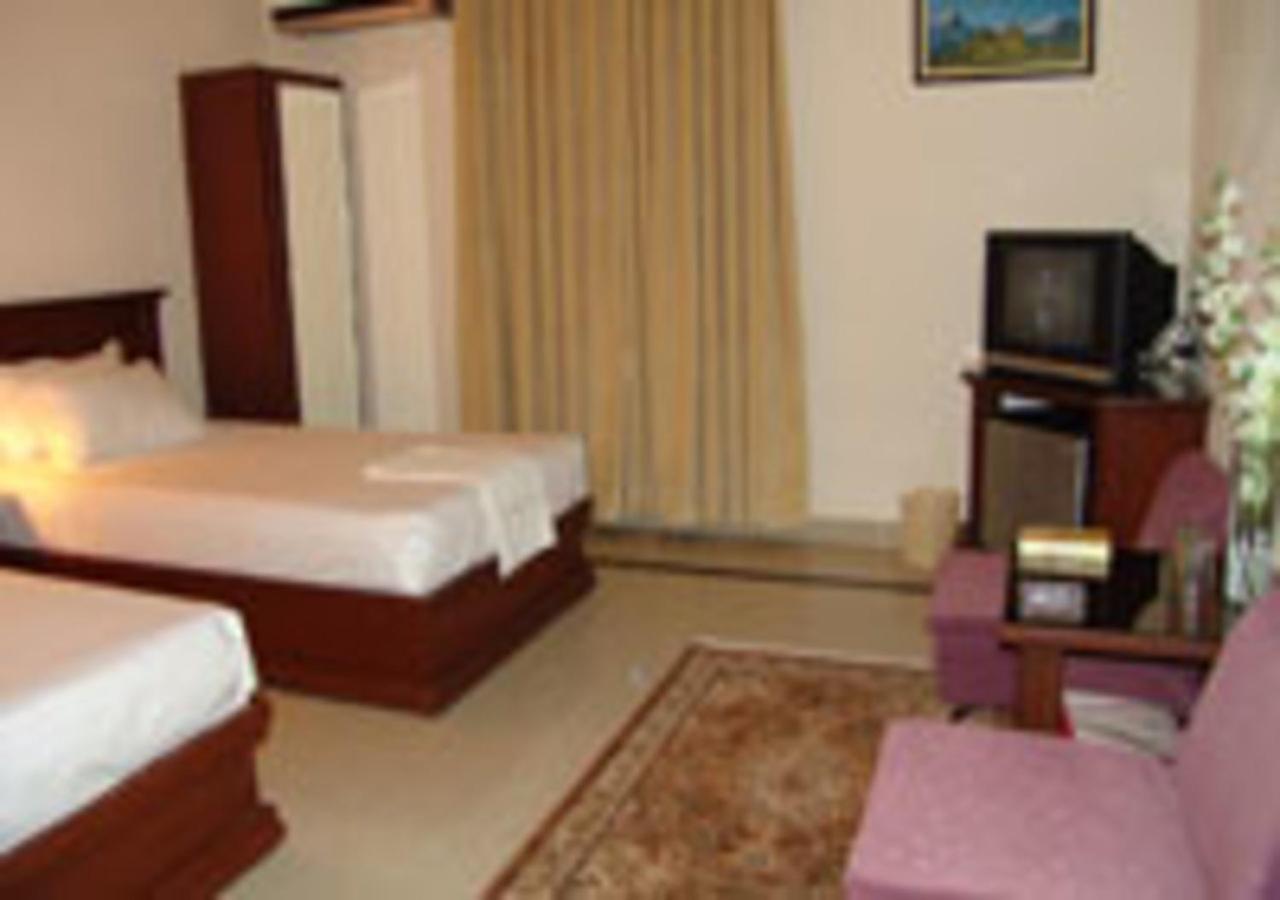 Rajone Hotel Файсалабад Екстер'єр фото